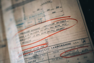 ランボルギーニ・ポロストリコには、技術図面、オリジナルスケッチ、生産記録、写真、商業書簡など、1963年の創業以来収集されてきた膨大な資料が保管されている