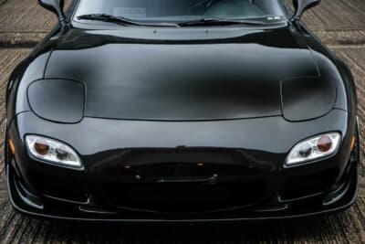 1万6875ポンド（邦貨換算約359万円）で落札されたマツダ「RX-7」（C）Iconicauctioneers