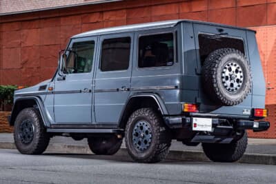 メルセデスAMG G63：スクエアなボディに背面スペアタイヤを背負った姿は、初代ゲレンデヴァーゲンを思わせる
