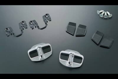 トヨタ新型 ハイラックス:ドアスタビライザー。キャッチを置き換える剛性パーツ。これらをドアに取り付けるだけで剛性感は格段にアップ
