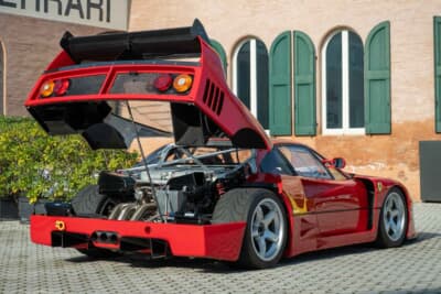318万3125ユーロ（邦貨換算5億611万6875円）で落札されたフェラーリ「F40」（C）Courtesy of RM Sotheby's