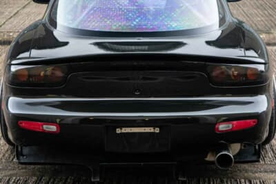 1万6875ポンド（邦貨換算約359万円）で落札されたマツダ「RX-7」（C）Iconicauctioneers
