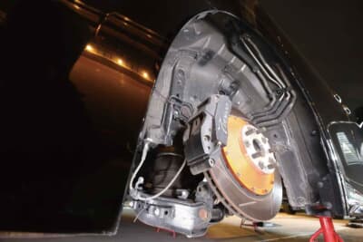 トヨタ ヴェルファイア：リアはツメの折り返しがないところまでカット。フロントはツメ折りをしている