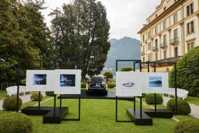 会場ではロールス・ロイス ファントム100周年を記念し、デザインの進化を辿る8点のオリジナル・アートワークも展示された