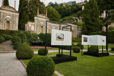 会場ではロールス・ロイス ファントム100周年を記念し、デザインの進化を辿る8点のオリジナル・アートワークも展示された