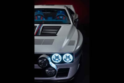キメラ EVO38:LEDライトが鋭く光り輝く特徴的なフロントマスクのディテール