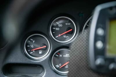 1万6875ポンド（邦貨換算約359万円）で落札されたマツダ「RX-7」（C）Iconicauctioneers