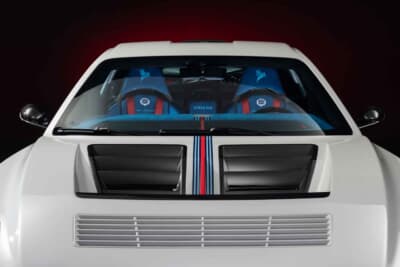 キメラ EVO38:上部から捉えられたダクトとストライプの美しいコントラストを確認できる