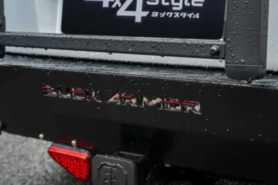三菱 デリカD:5:リアバンパーのバックアーマーはロゴのところが元々、くり抜かれているのでそこへLEDを仕込んで間接照明的に光らせた