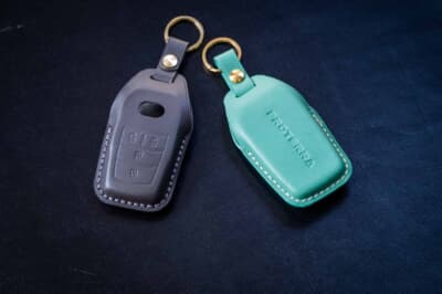 施工した人全員へ進呈される、プロテラオリジナルのレザーキーカバー。上質な本革を使った逸品だ