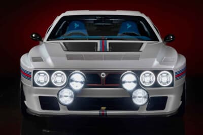 キメラ EVO38:補助灯を点灯させたラリーカーさながらの勇ましいフロントビュー