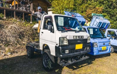 スバル サンバー トラック：身長186cmの“ケビン”さんが乗ってもその高さが際立つ、26cmリフトアップの迫力あるサイドビュー