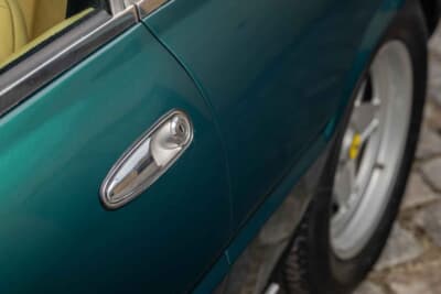 8万9125ユーロ（邦貨換算約1640万円）で落札された「1983年式フェラーリ400i」（C）Courtesy of RM Sotheby's