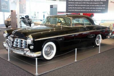 モパー系の高性能モデルを牽引した1955年式クライスラー 300