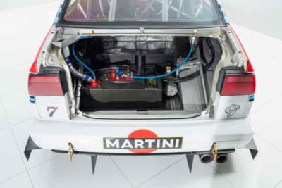 55万2000ユーロ（邦貨換算約1億156万円）で落札されたアルファ ロメオ「155 V6-TI DTM」（C）Bonhams