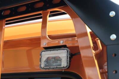 スズキ スーパーキャリイ:荷台には作業灯が標準装備されている。仕事でも使う車であるから、利便性もアップすること間違いなし