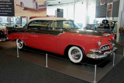 華やかな50年代のアメリカ車を象徴する1956年式ダッジ カスタムロイヤルランサー