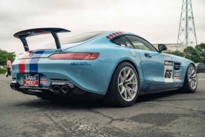メルセデスAMG GT S：エンドレス製2wayダンパーを採用した足回り。走行性能を追求したセッティングでありながら見栄えも良い