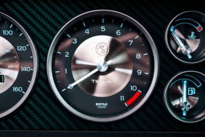 フォード エスコートMk1 RS：1万回転まで刻まれたタコメーターが高回転型であることを証明する