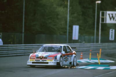 55万2000ユーロ（邦貨換算約1億156万円）で落札されたアルファ ロメオ「155 V6-TI DTM」（C）Bonhams