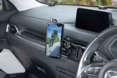 マツダ CX-5：センターエアコンのルーバー周辺へジャストフィットする専用設計モデル