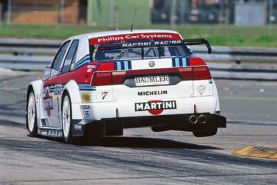 55万2000ユーロ（邦貨換算約1億156万円）で落札されたアルファ ロメオ「155 V6-TI DTM」（C）Bonhams