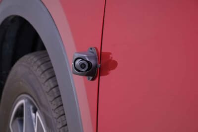 マツダ CX-5：フェンダーアーチ付近にカメラを設置して死角になりやすい側方を監視