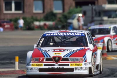 55万2000ユーロ（邦貨換算約1億156万円）で落札されたアルファ ロメオ「155 V6-TI DTM」（C）Bonhams