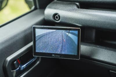 「スーパースリムモニター SSM-W5.0II」に映し出したジムニー直左の模様