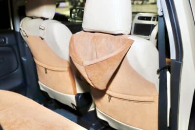 トヨタ・プロボックス：フード付きパーカー風になったオールディーズな室内でとってもキュート