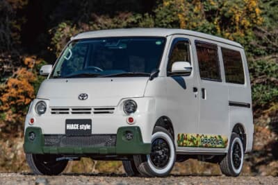 トヨタ タウンエース:カバをモチーフにしたスキッパーのボディコンプリートキット「HIPPOCAR」