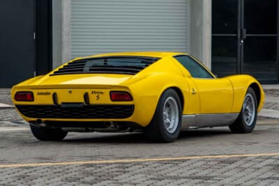 ランボルギーニ ミウラP400S(C)Courtesy of RM Sotheby's