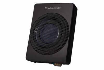 サブウーファー PSW200：8インチのウーファー。シンプルでプレーンなデザインも注目のポイント