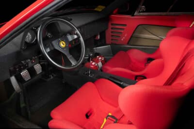 360万5000ポンド（邦貨換算約7億8800万円）で落札されたフェラーリ「F40」（C）2026 Courtesy of RM Sotheby's