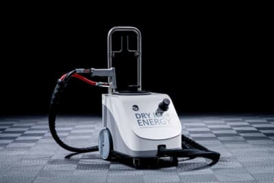 Champ Turbo Pro：高い洗浄能力が求められるプロフェッショナルの現場を想定して開発されたドライアイス洗浄の最上位モデル