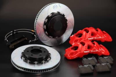 TOM'S × brembo BM:ブレンボの最新モデルGT BM8 Kitをベースにトムス専用開発のブレーキパッドを組み合わせた共同ブランド製品