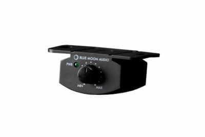サブウーファー PSW200：操作部ユニット。丸型のつまみで音量を調整することができる。運転席周りに設置すれば使い勝手が良い