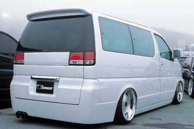 日産エルグランド:ホイールはユーロライン・デザインDHを選択。サイズはフロント=19×9、リア=19×10