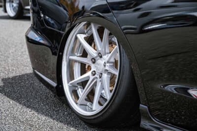 ホンダ オデッセイアブソルート:グノーシスCV201とイデアルのブレーキキットが硬派な足元を作り上げる