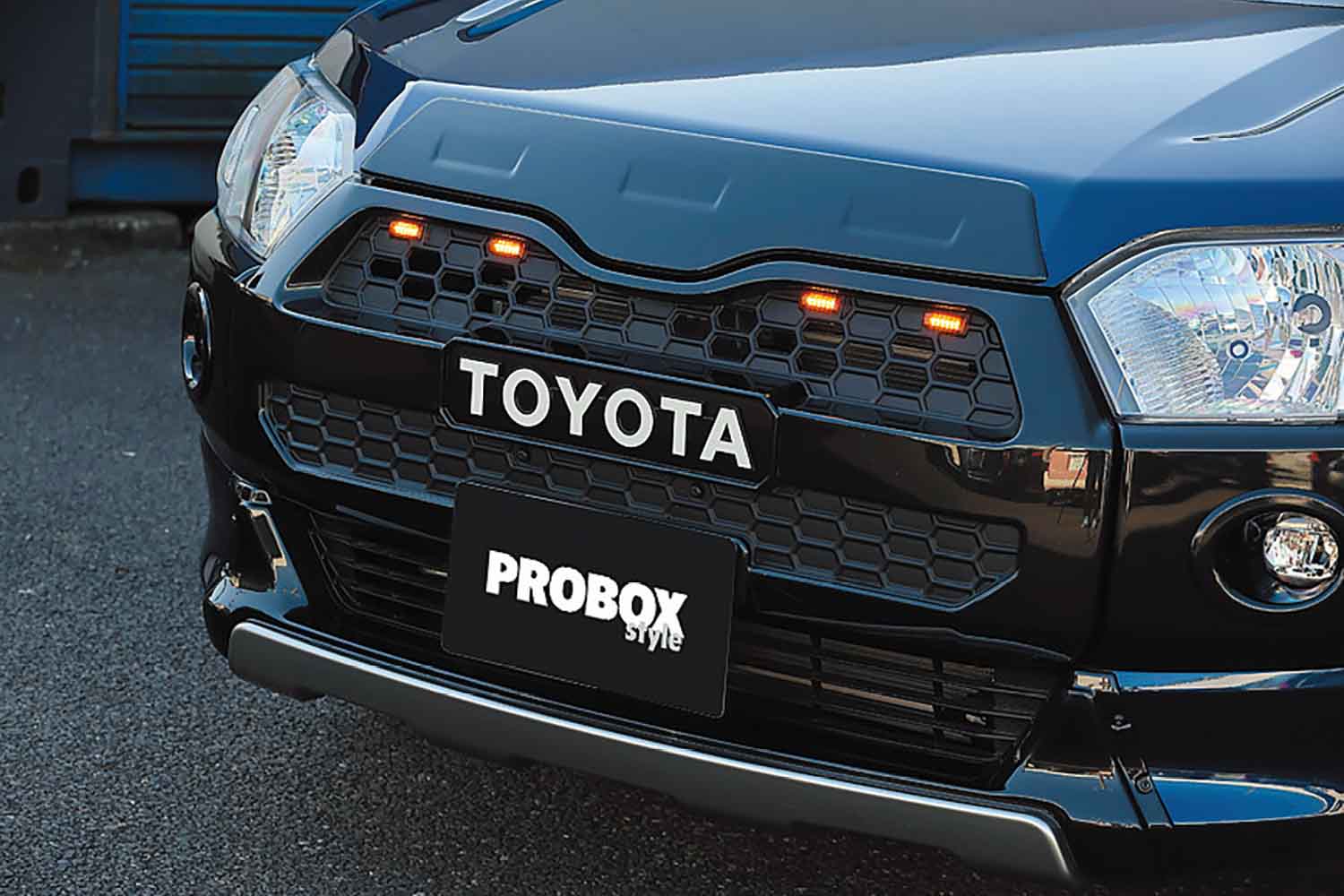 TOYOTAグリルやリフトアップで激変！ トヨタ「プロボックス」が本格