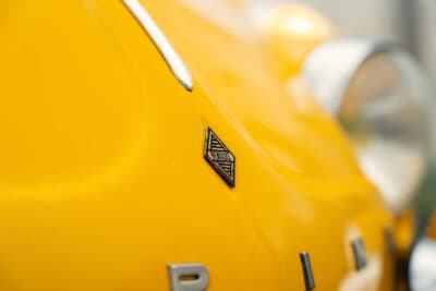 8万6250ユーロ（邦貨換算約1592万円）で落札されたアルピーヌ・ルノー「A110-1300G」 （C）2026 Courtesy of RM Sotheby's