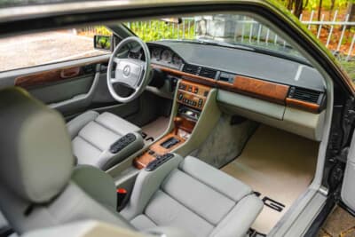 メルセデス・ベンツ「300 CE 6.0 AMGハンマー・クーペ」（C）2026 Courtesy of RM Sotheby's