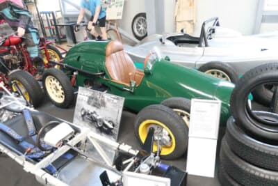 ゲッテン フォルメル3:1948年式コンドルをベースにジョス・ゲットゲンスがワンオフ製作したF3マシン。ロイヤル・エンフィールド製2気筒エンジンを積む