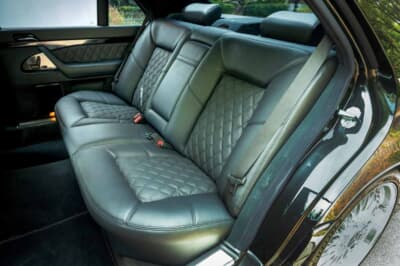 メルセデス・ベンツ S600L：リアシートも同様に張り替えを施し、後席空間にも統一感のある上質さを持たせている