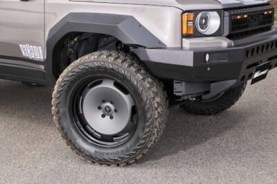 トヨタ ランドクルーザー250:ヴェルズ DDR03はコンケーブを強調したディッシュタイプで22インチを選択