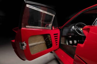 360万5000ポンド（邦貨換算約7億8800万円）で落札されたフェラーリ「F40」（C）2026 Courtesy of RM Sotheby's