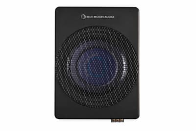 サブウーファー PSW200：本体はA4サイズで、 W280×D210×H63mm。超薄型設計となっている