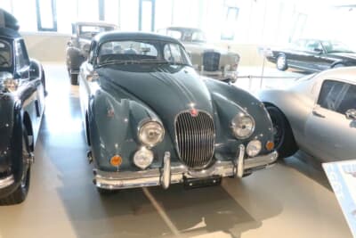 ジャガー XK150:公称最高速度241km/h超えをアピールする1958年式のフィクストヘッドクーペ