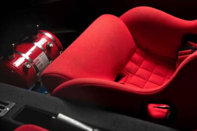 360万5000ポンド（邦貨換算約7億8800万円）で落札されたフェラーリ「F40」（C）2026 Courtesy of RM Sotheby's