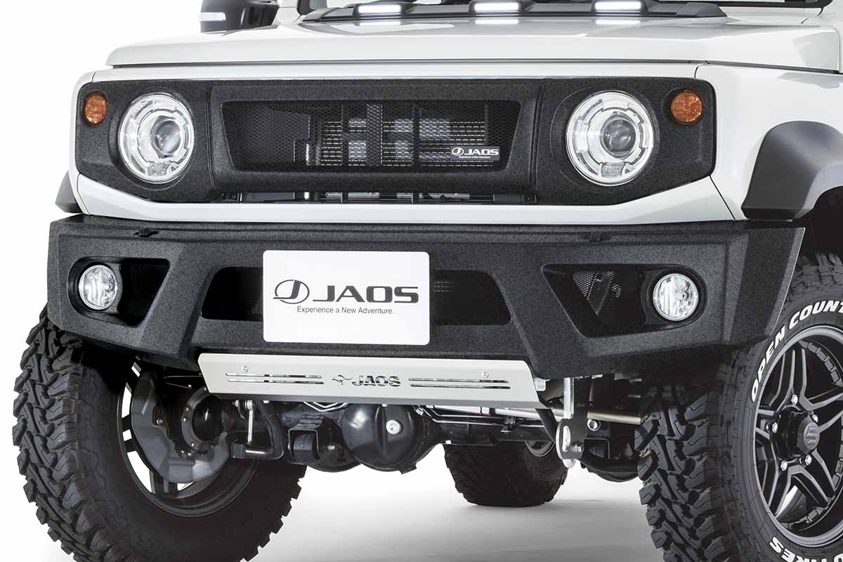 ジムニーノマド：フロントのスポーツカウルと揃えれば、完成度が高まること間違いなし